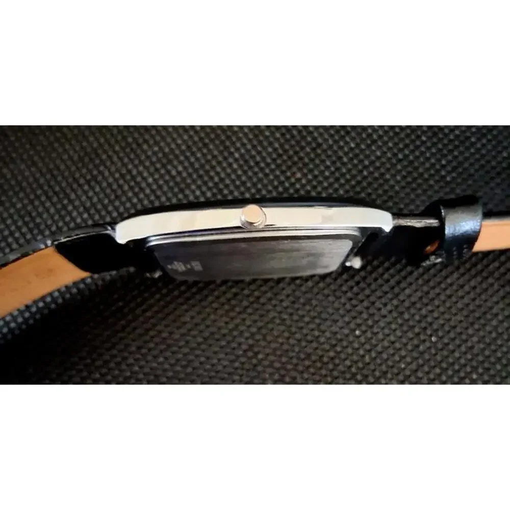 Men's‎ Vintage Seiko Barrel/Tonneau Leather Tank RARE